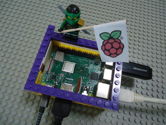 Raspberry Pi レゴブロックでケース作り