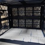 アルティメットコンテナで格納庫風撮影ブース制作（4日目）仕切り板とプラ板で床面追加