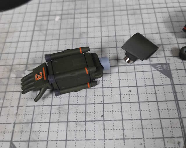 3Dプリント 1/144 サイコミュ試験型ザク製作日誌（42日目）ネオジム磁石で肘関節を脱着
