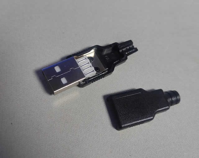 KKHMF 10PCS USBオスコネクタ USB プラグ USB オス コネクタ A タイプ プラスチックシェル付き 4P 開封レビュー