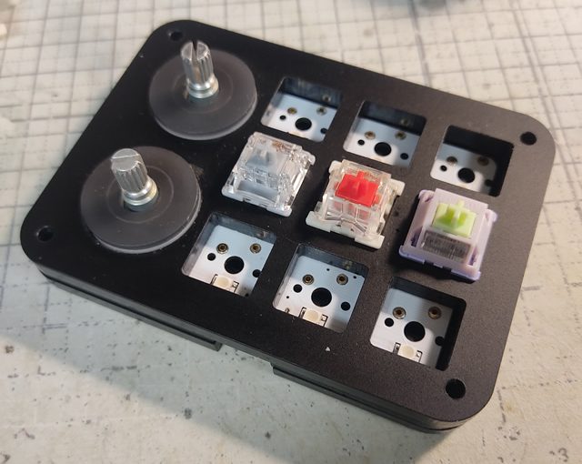 メカニカルキーボードのスイッチをホットスワップ化してみた