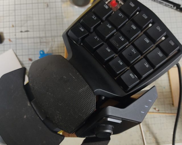 Razer Orbweaverのキースイッチをホットスワップ化してみた（その５）ソケットの取り付け